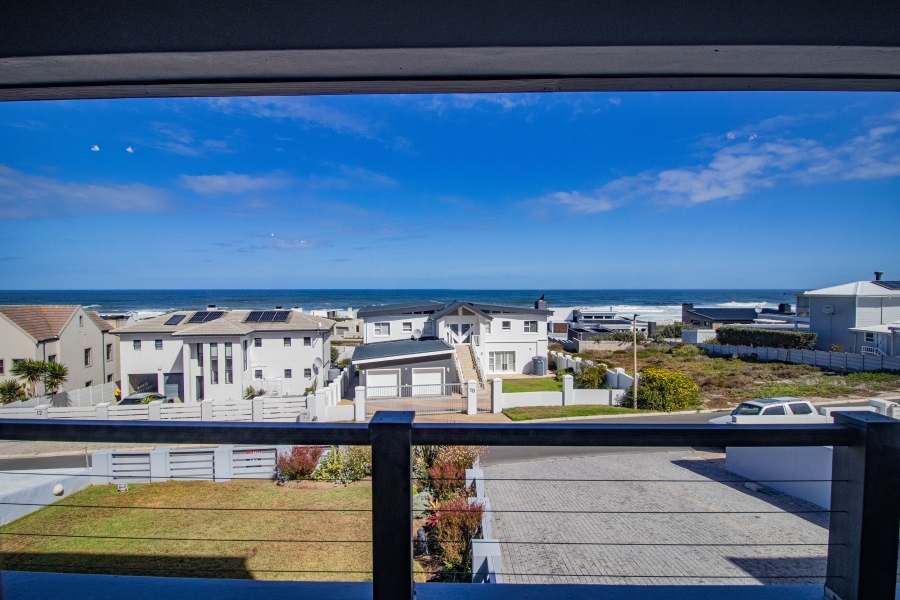5 Bedroom Property for Sale in Yzerfontein Western Cape